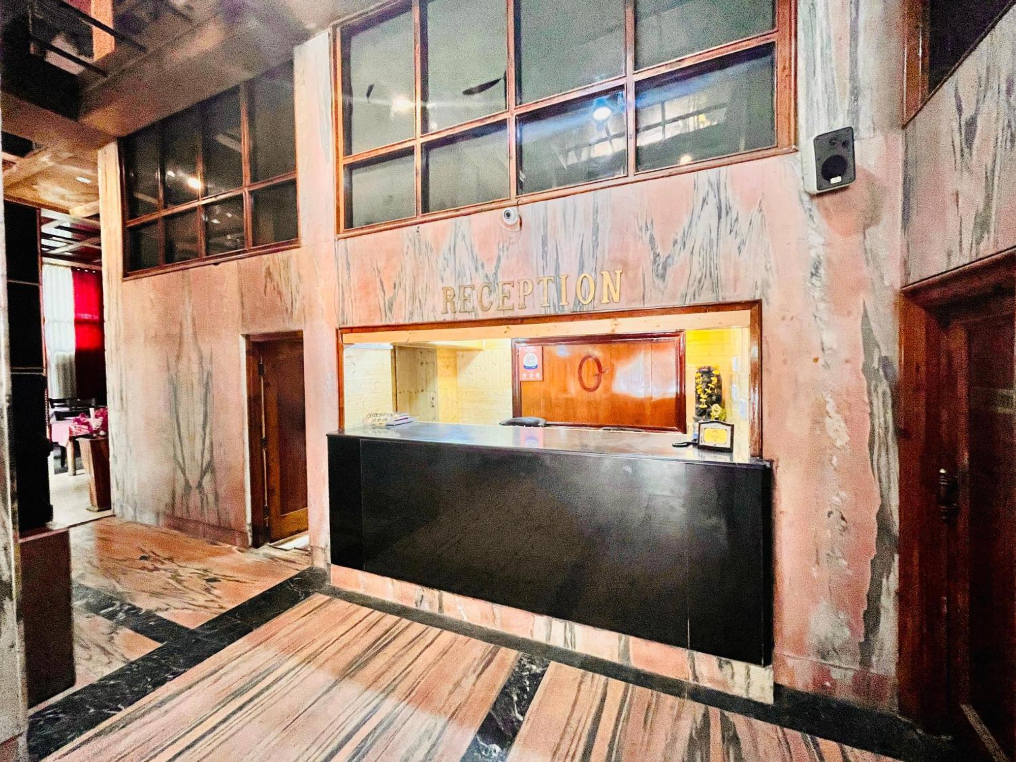 The Town House - Lavish & Luxury Near Mall Road 4*