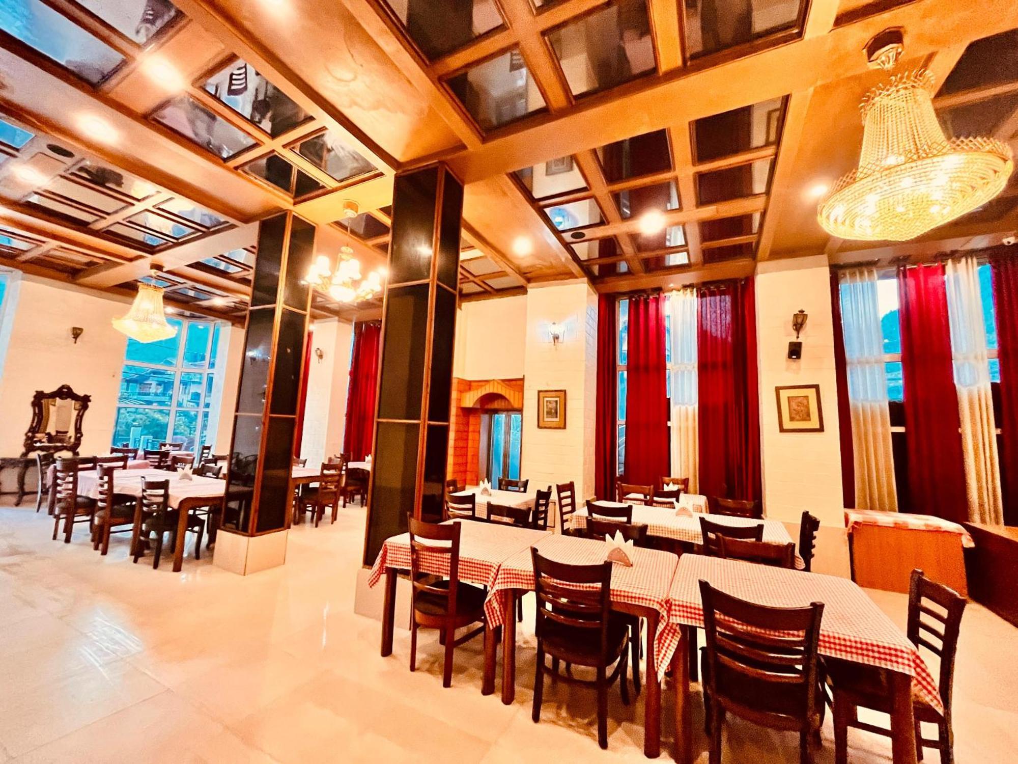 The Town House - Lavish & Luxury Near Mall Road Manali (Himachal Pradesh)